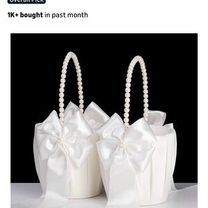 Elegant White Pearl Handle Women's Bag